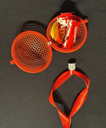 Mesh Fillable Bauble - great for Christmas gifts - Image 3