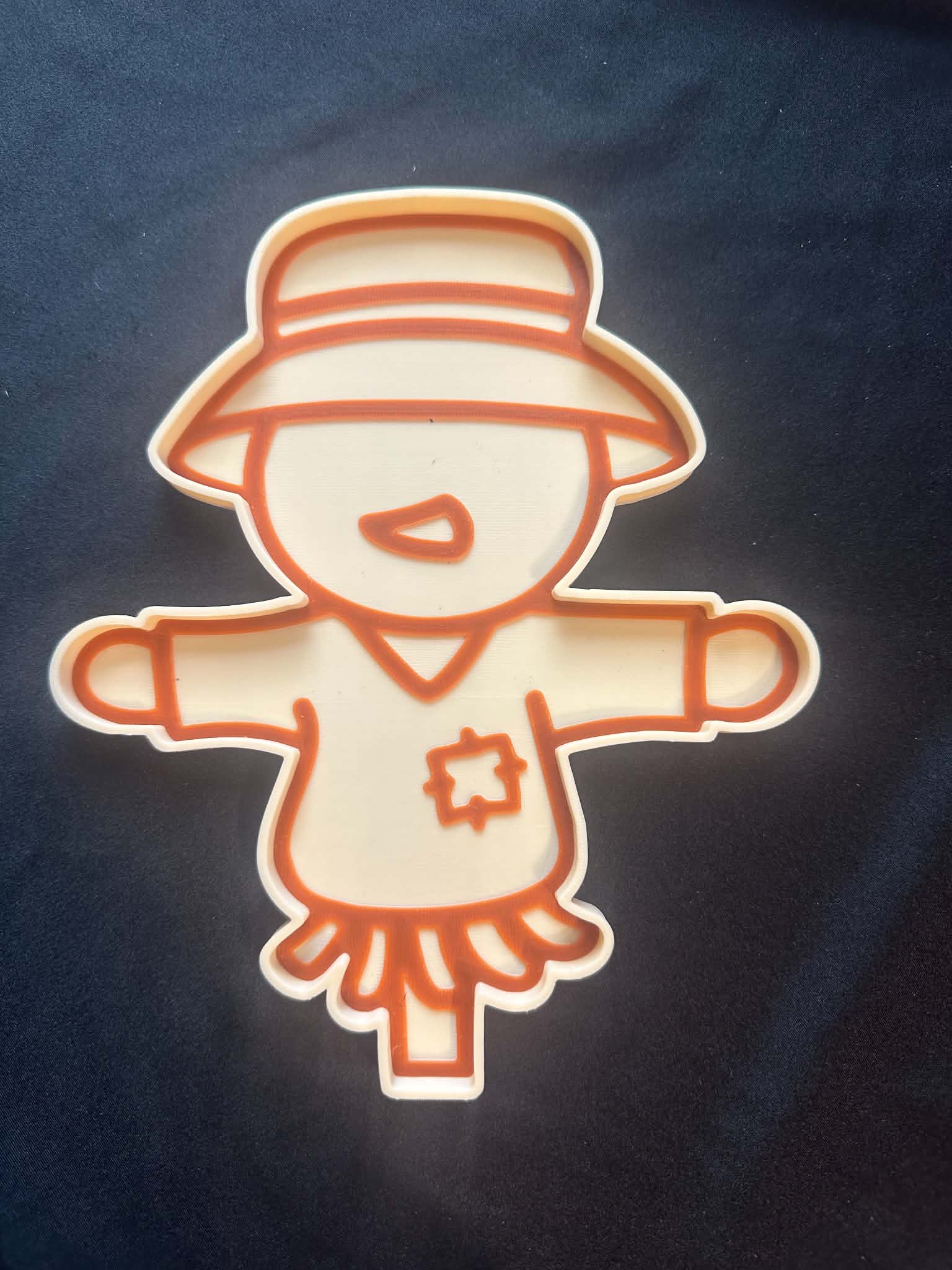 Scarecrow tray - great for sensory play - Image 1
